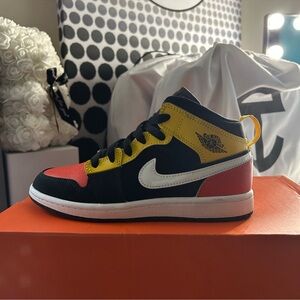 Mid Jordan 1’s. Multicolored. Orange Black Yellow. Kids size 2.5. EUC